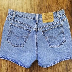 Vintage Levi’s Mom Shorts